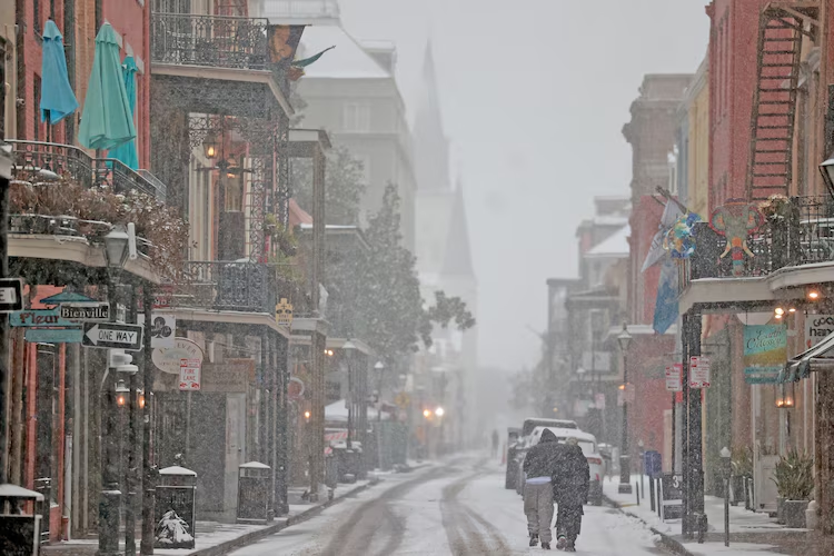 Historic Snowstorm Hits Florida Gulf Coast, Breaking Records